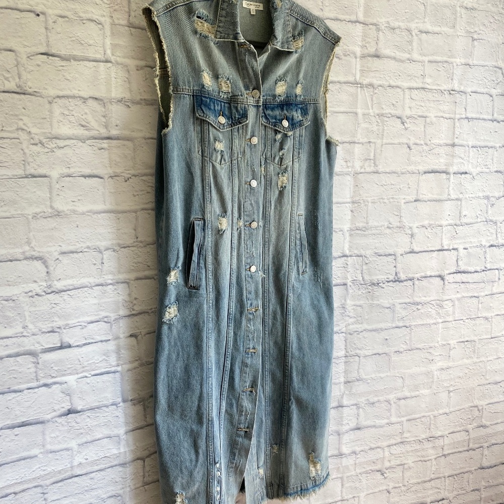 CAROLE CHRISTIAN VERY LONG SLEEVELESS RIPPED DENIM JACKET